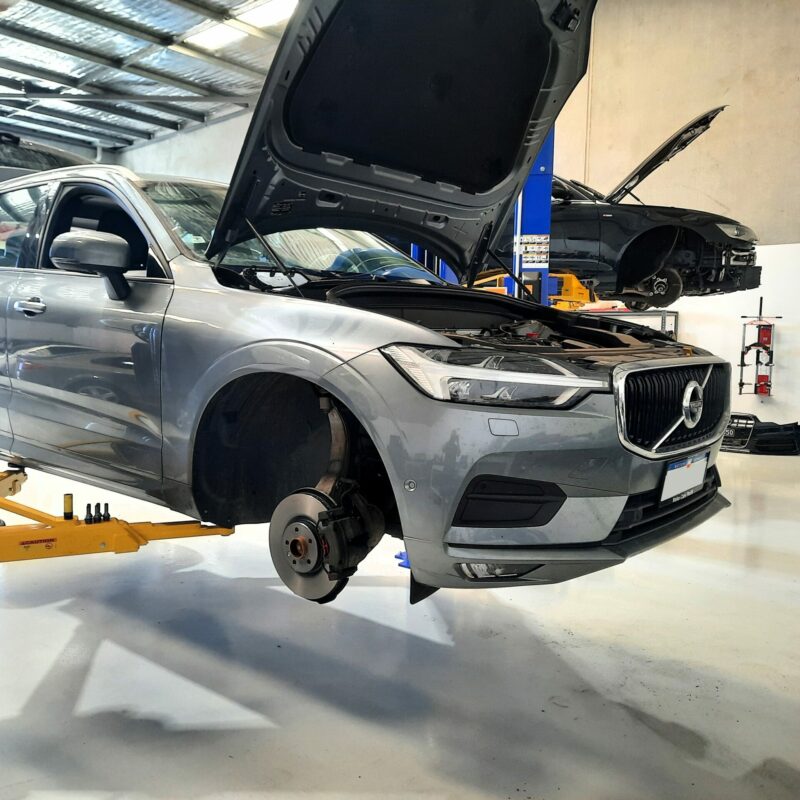 Open engine bat at Volvo servicing Perth centre